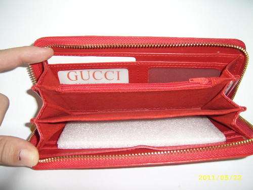 BRAND NEW GUCCI RED PURSE / WALLET