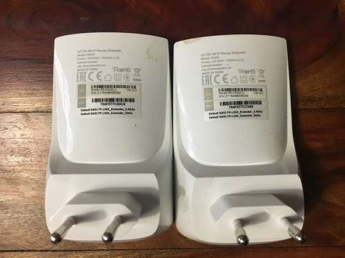 AC750 WiFi Range Extender x 2