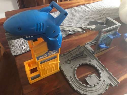 Fisher-Price Thomas Shark Exhibit Play Set