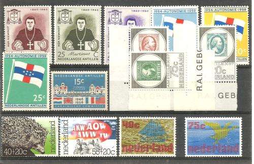 NETHERLANDS   MOUNTED & UN MOUNTED MINT  SETS
