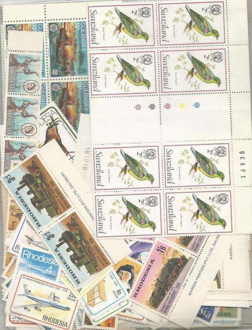 MIXED WORLD MINT & USED   LOT IN PKT,SOME DUPP.45 .GS