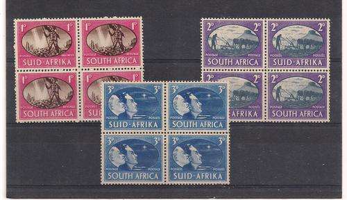 SA UN MOUNTED MINT LOT