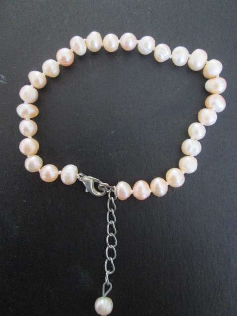 3 LOVELY PEARL BRACELETS UP FOR GRABS R1 CRAZY START SEE BELOW