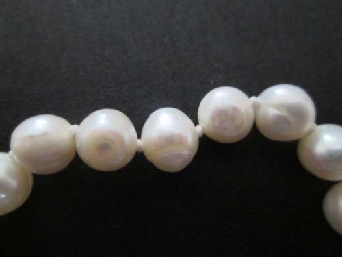 3 LOVELY PEARL BRACELETS UP FOR GRABS R1 CRAZY START SEE BELOW