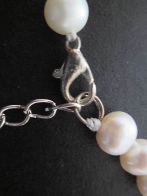 3 LOVELY PEARL BRACELETS UP FOR GRABS R1 CRAZY START SEE BELOW