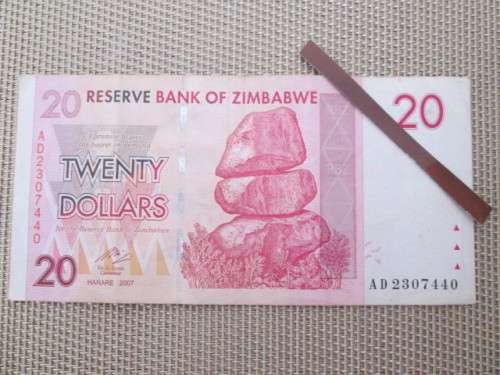 LOVELY ZIMBABWE 20 DOLLARS BANK NOTE AD2307440  2007