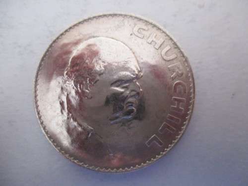 LOVELY DETAILED CROWN COMMEMORATING SIR WINSTON CHURHILL 1874-1965