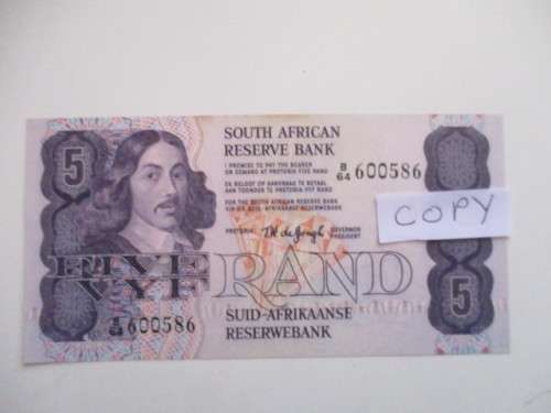 LOVELY  UNC R5 FIVE RAND BANK NOTE B/64 600586