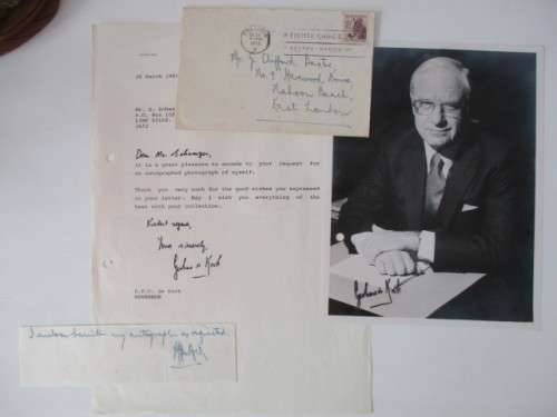 AUTOGRAPHED / SIGNED  - GERHARD DE KOCK GOVERNOR OF THE RESERVE BANK AND LETTER