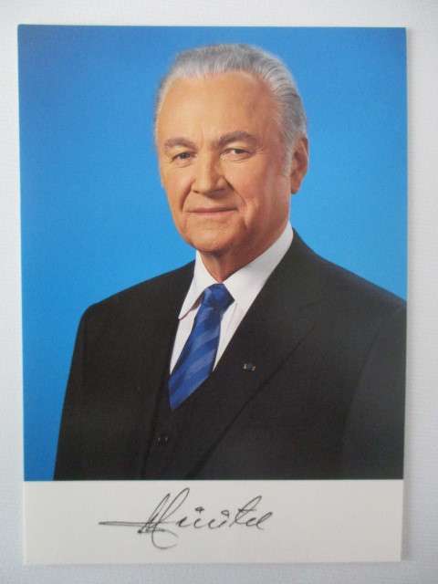 AUTOGRAPHED / SIGNED -  ARNOLD RUUTEL FORMER PRESIDENT OF ESTONIA