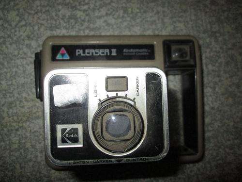 KODAK Vintage Pleaser II Instant camera see more below not sure if works