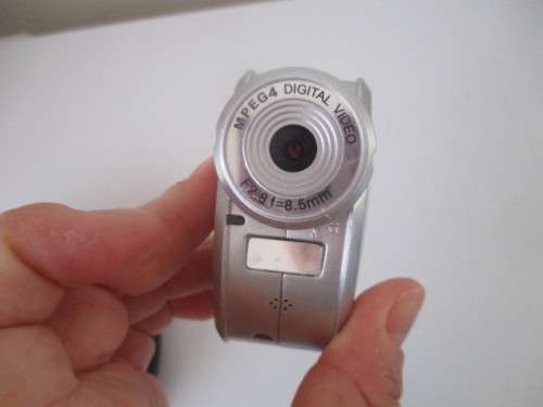 VINTAGE MINI MUSTEK DIGITAL  VIDEO  CAMCORDER MPEG 4 CASE AND INSTRUCTIONS