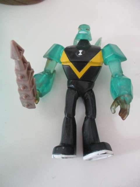 BEN 10 FIGURE