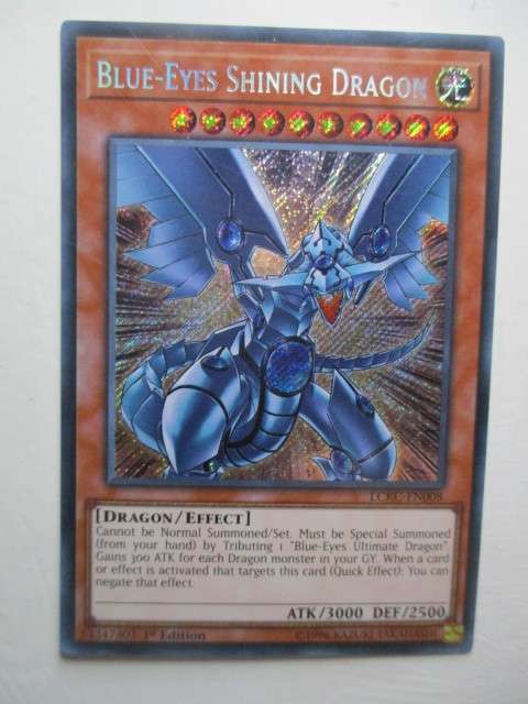 YU-GI-OH TRADING CARD - BLUE-EYES SHINING DRAGON / FOIL CARD / SHINY