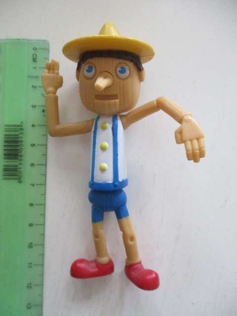 LOVELY PINNOCHIO  FIGURE