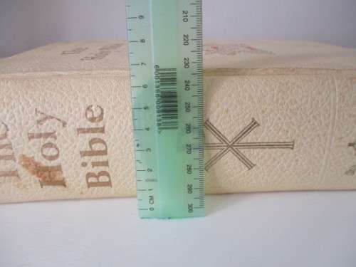 BEAUTIFUL VINTAGE ROMAN CATHOLIC BIBLE 1958 FIRST PUBLISHED AND MESSAGE BY HIS HOLINESS PIUS XII