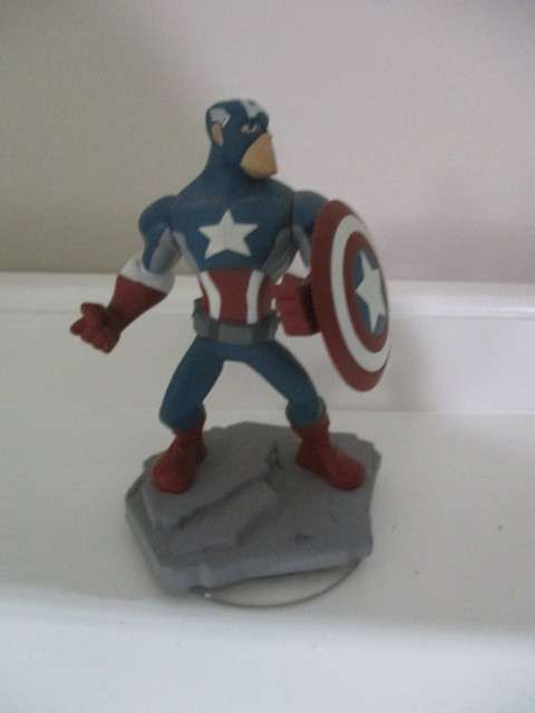 DISNEY MARVEL CAPTAIN AMERICA SMALL FIGURINE  WITH SERIAL NUMBER