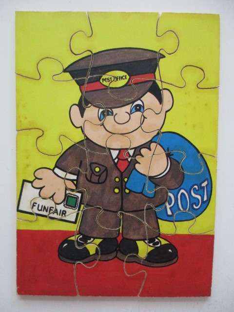 VINTAGE WOODEN PUZZLE WITH LARGE PIECES - 12