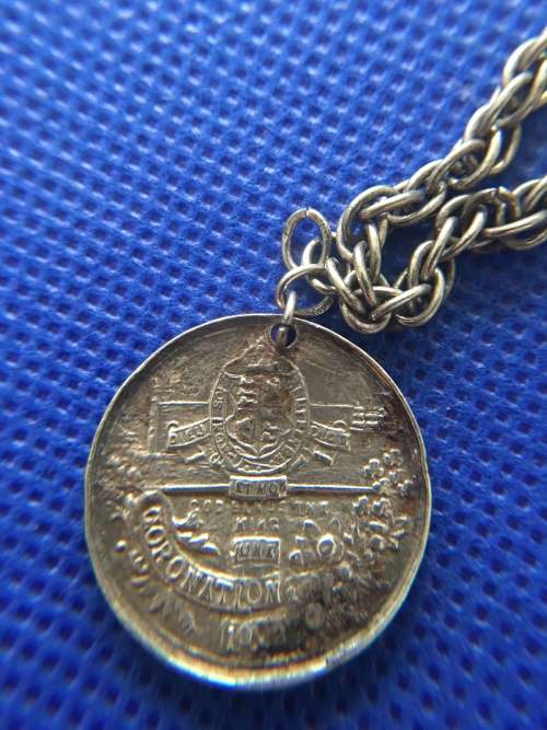 KING EDWARD VII AND QUEEN ALEXANDRA CORONATION 1902 BRACELET WITH 6D  COIN SILVER