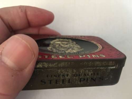 VINTAGE GRAMMAPHONE   PINS TIN