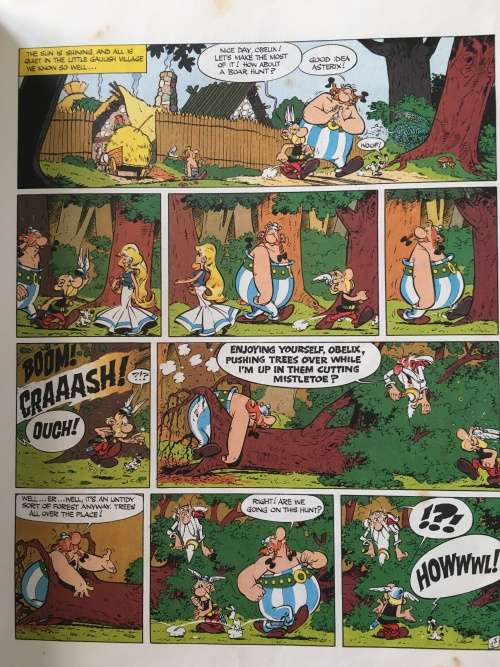 ASTERIX AND ROMANS - HARD COVER - THE OMNIBUS EDITION  - 1986 - PRINTED IN BELGIUM 24 X 18 1/2 CM