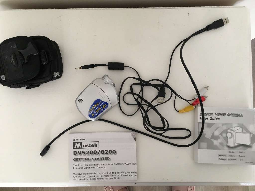 VINTAGE MINI MUSTEK DIGITAL  VIDEO  CAMCORDER MPEG 4 CASE AND INSTRUCTIONS