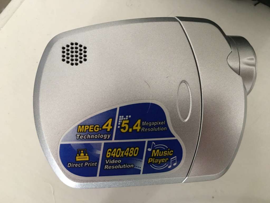 VINTAGE MINI MUSTEK DIGITAL  VIDEO  CAMCORDER MPEG 4 CASE AND INSTRUCTIONS