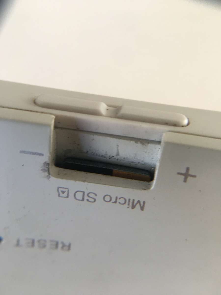 LOVELY PRESTIGIO MULTIPAD 7.0 ULTRA + WITH SIM CARD AND CHARGER