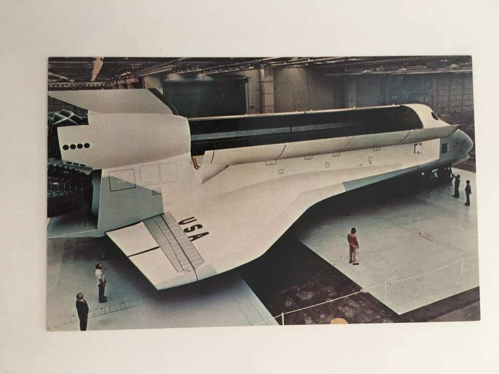 LOVELY VINTAGE POST CARD NASA SPACE SHUTTLE