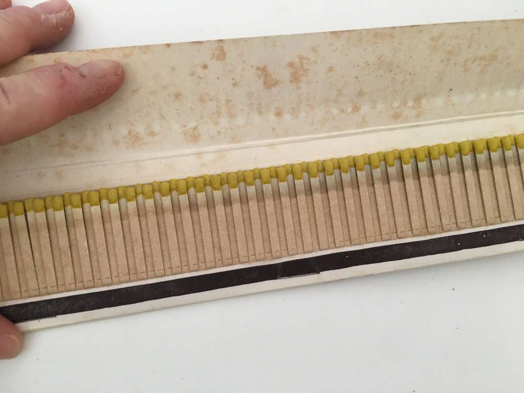 VINTAGE  SOUVENIR  MATCHBOOK LONGER THAN A RULER  SCENES FROM SOUTH AFRICA 1960`S