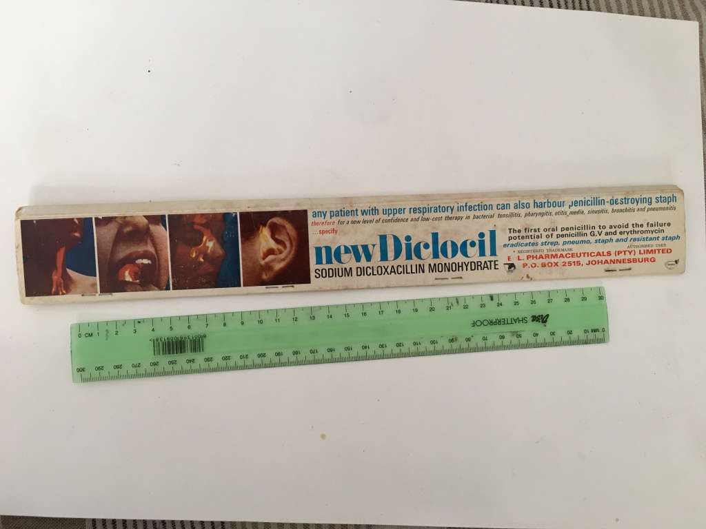 VINTAGE SOUVENIR MATCHBOOK  MEDICAL - LONGER THAN A RULER