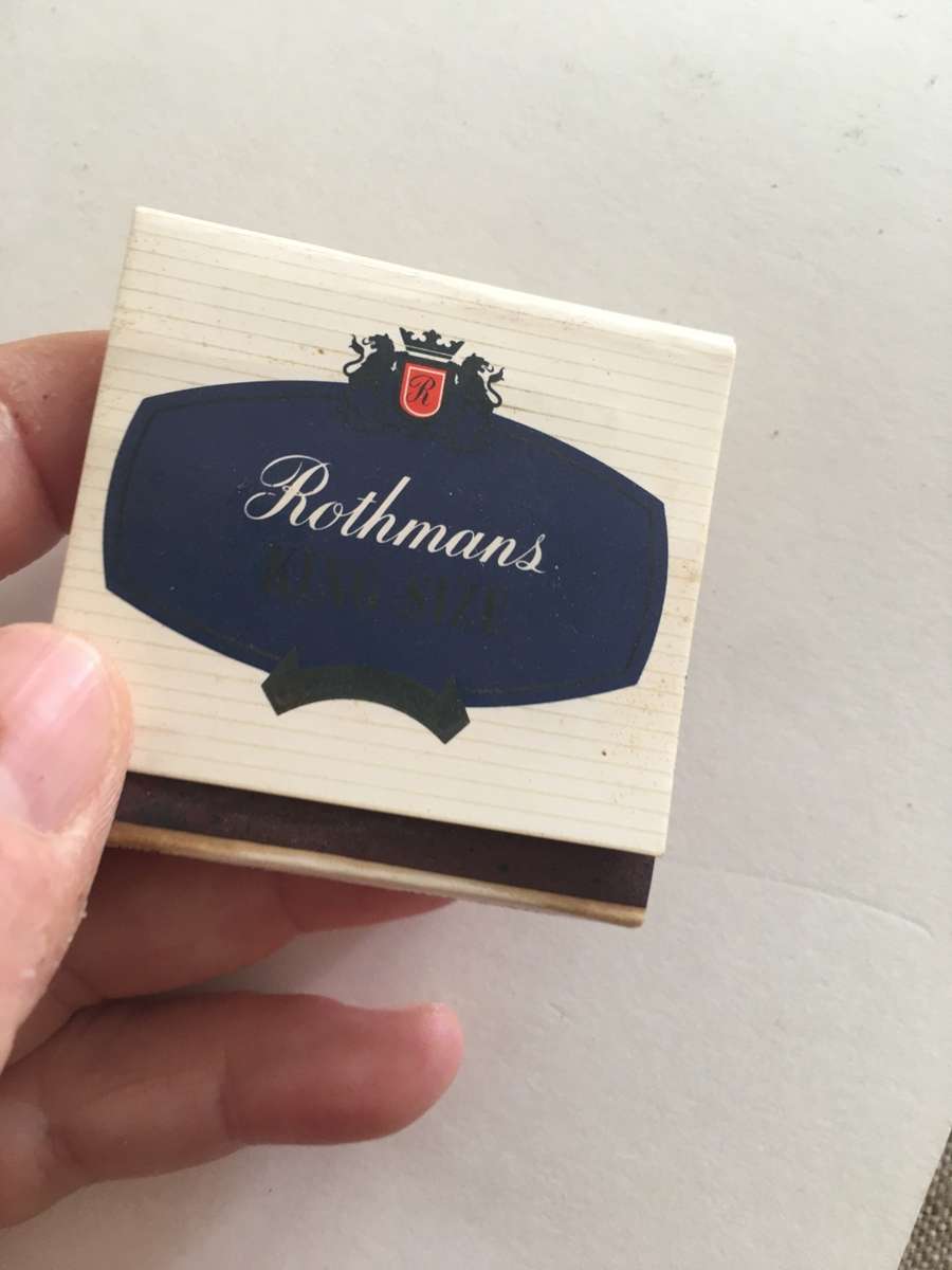 VINTAGE MATCH BOOK - ROTHMANS