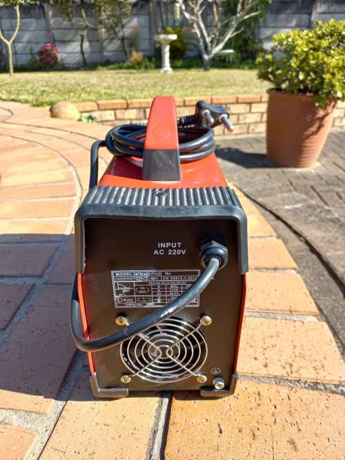 Inverter Welder - PINNACLE INTRUARC 210HD - Excellent Condition