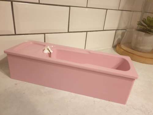 Barbie dollhouse furniture bath