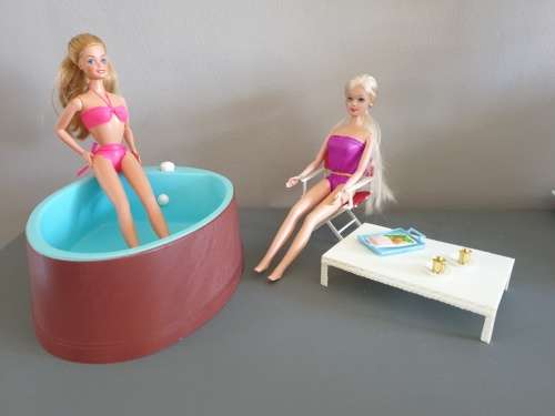 Barbie jacuzzi, dolls, fold up chair and table