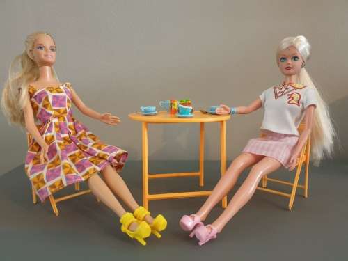 Barbie table, chairs and dolls