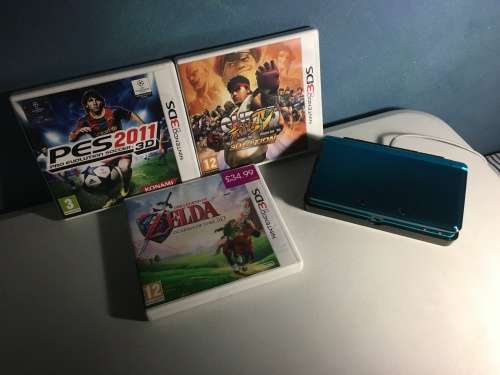 NINTENDO 3DS + 3 ORIGINAL GAMES