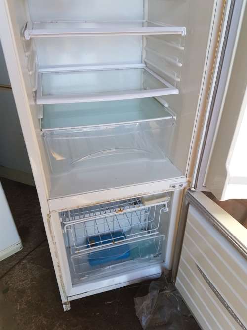 Bulk Auction 4 x Fridges, 1 x pizza oven and smeg free standing stove/oven