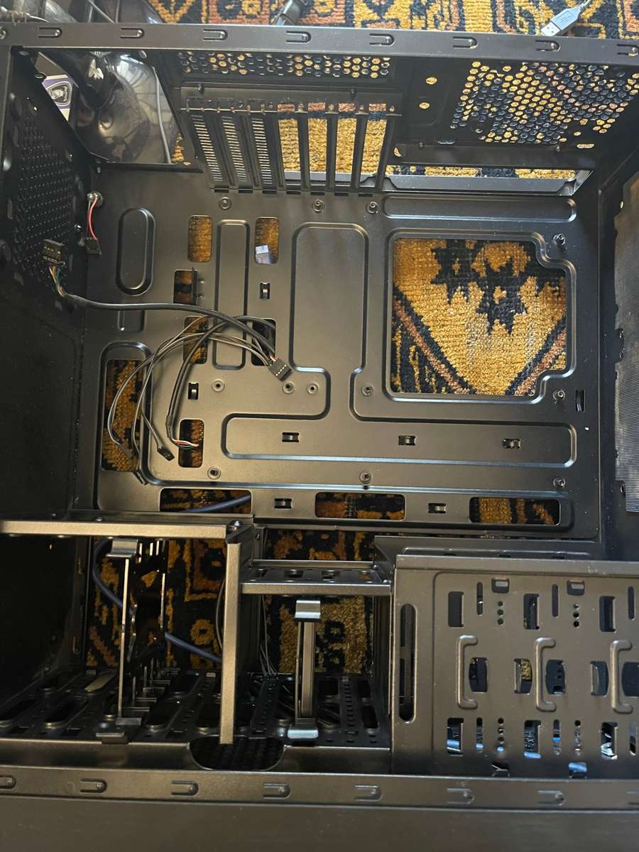 Deep Cool Computer Case Well looked after