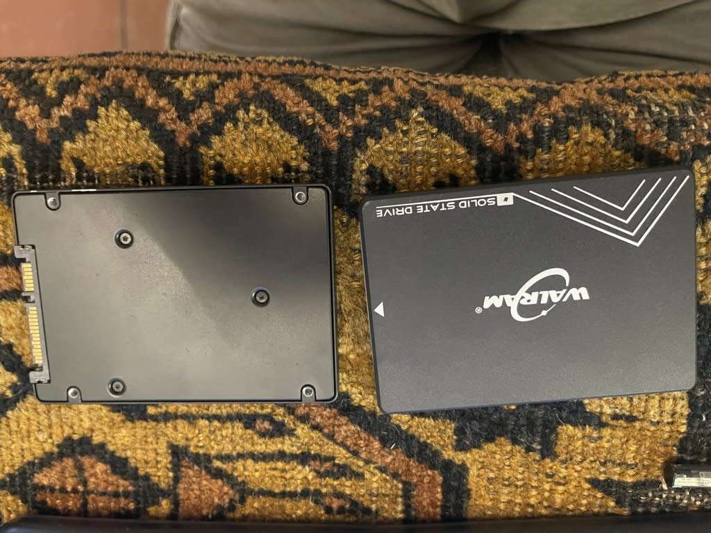 2 x 2.5 SSD`s Samsung used and Walram new