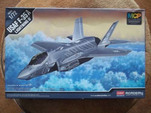 Model kit 1/72 USAF F-35 A  LIGHTNING 2