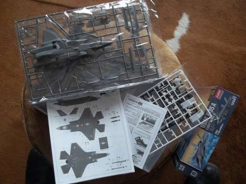 Model kit 1/72 USAF F-35 A  LIGHTNING 2