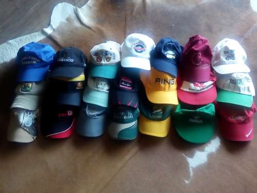 LOT OF 20 USED CAPS *** EX PUB DECOR (7)