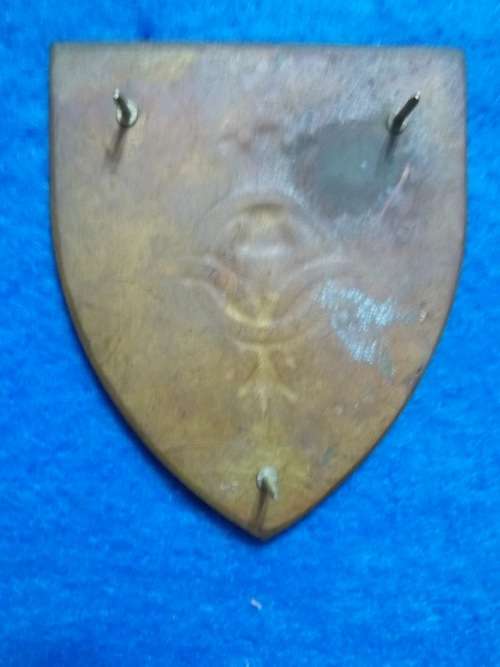 SADF .. SERVICES SCHOOL METAL SHOULDER FLASH .. ALL PINS INTACT