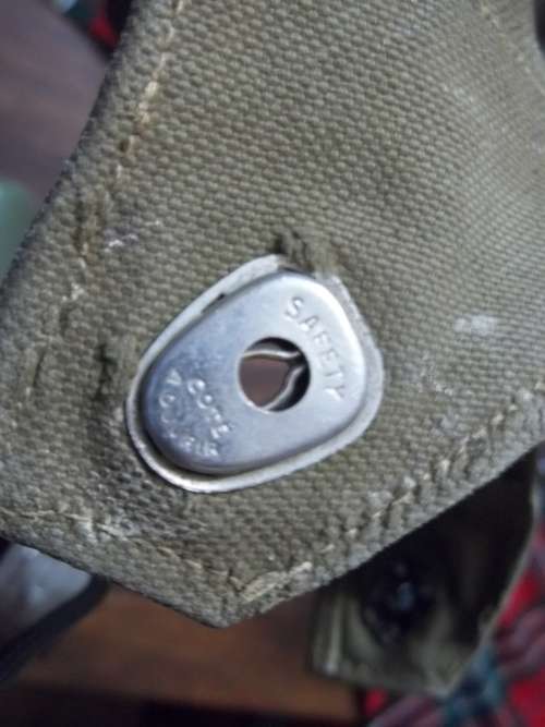 UNKNOWN ORIGIN (SADF/RHODESIA??) WATER BOTTLE WITH POUCH AND FIREBUCKET