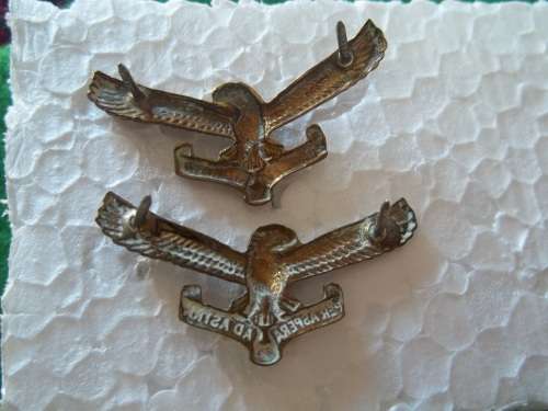 SADF -- SAAF COLLAR BADGE PAIR ... PINS INTACT