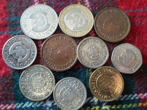 LOT OF 10 X MOZAMBIQUE COINS - DIFFERENT ERAS - CIRCULATED