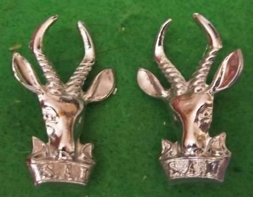 SADF INFANTRY COLLAR / BERET BADGE PAIR - PINS INTACT