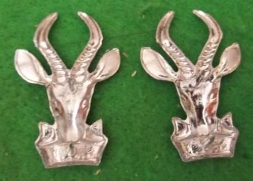 SADF INFANTRY COLLAR / BERET BADGE PAIR - PINS INTACT
