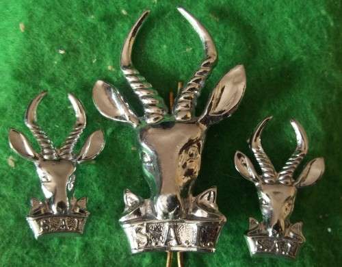 SADF - INFANTRY CAP AND COLLAR BADGES SET - LUGS/PINS INTACT